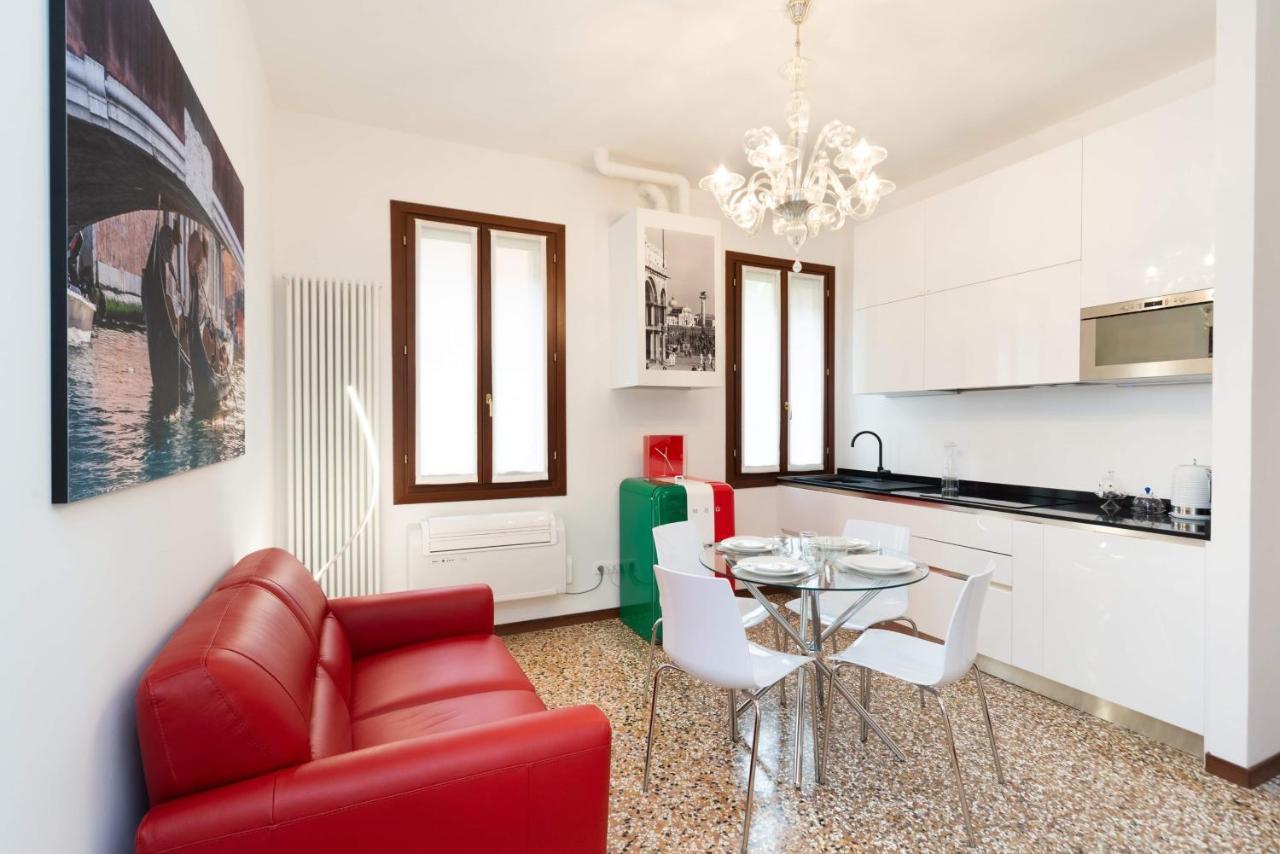 ונציה Just Urban Stays - Castello 5067 Boutique Apartment מראה חיצוני תמונה